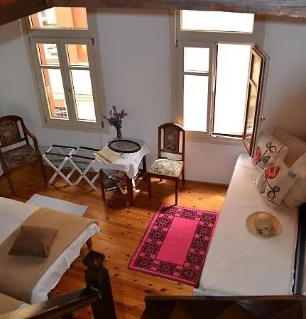 Myron House Apartman *