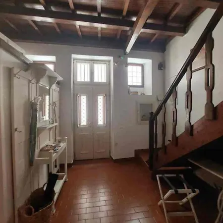 Myron House Апартаменти