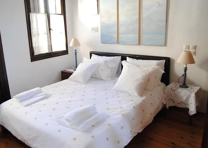 Myron House דירה