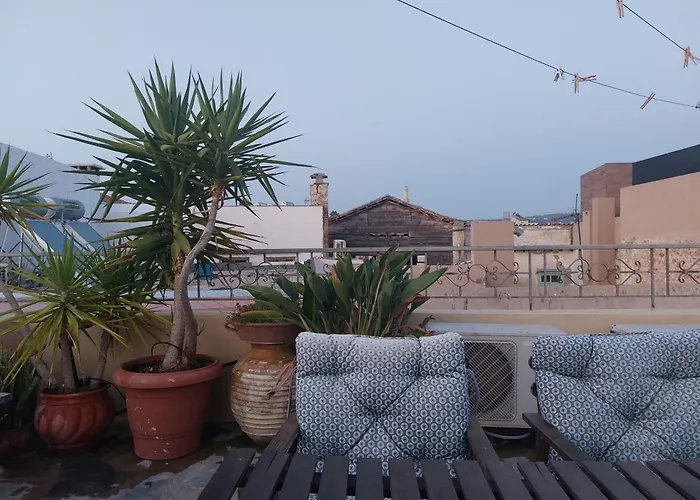 Myron House * 하니아